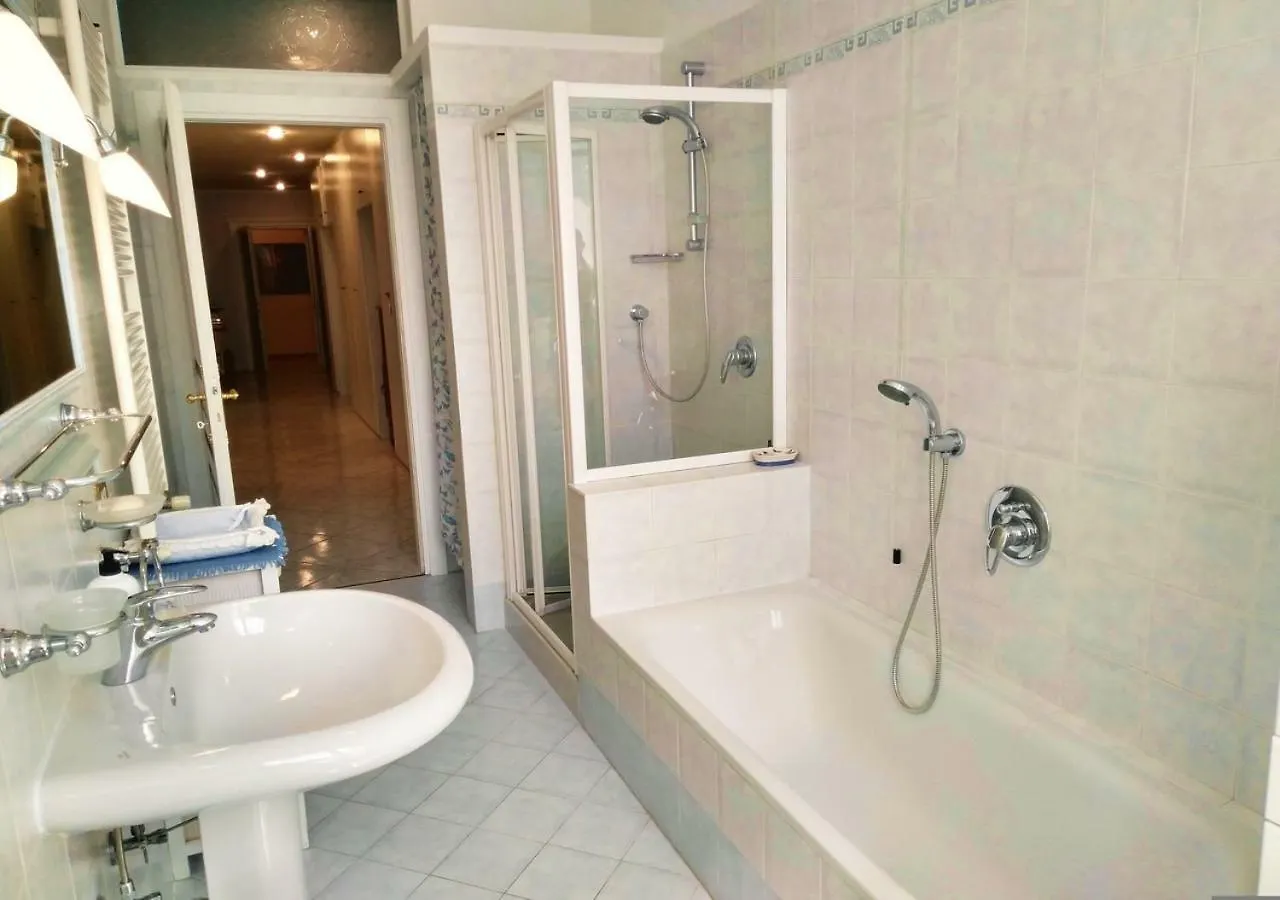 Casa Scalini Appartement Como 0*,  Italië